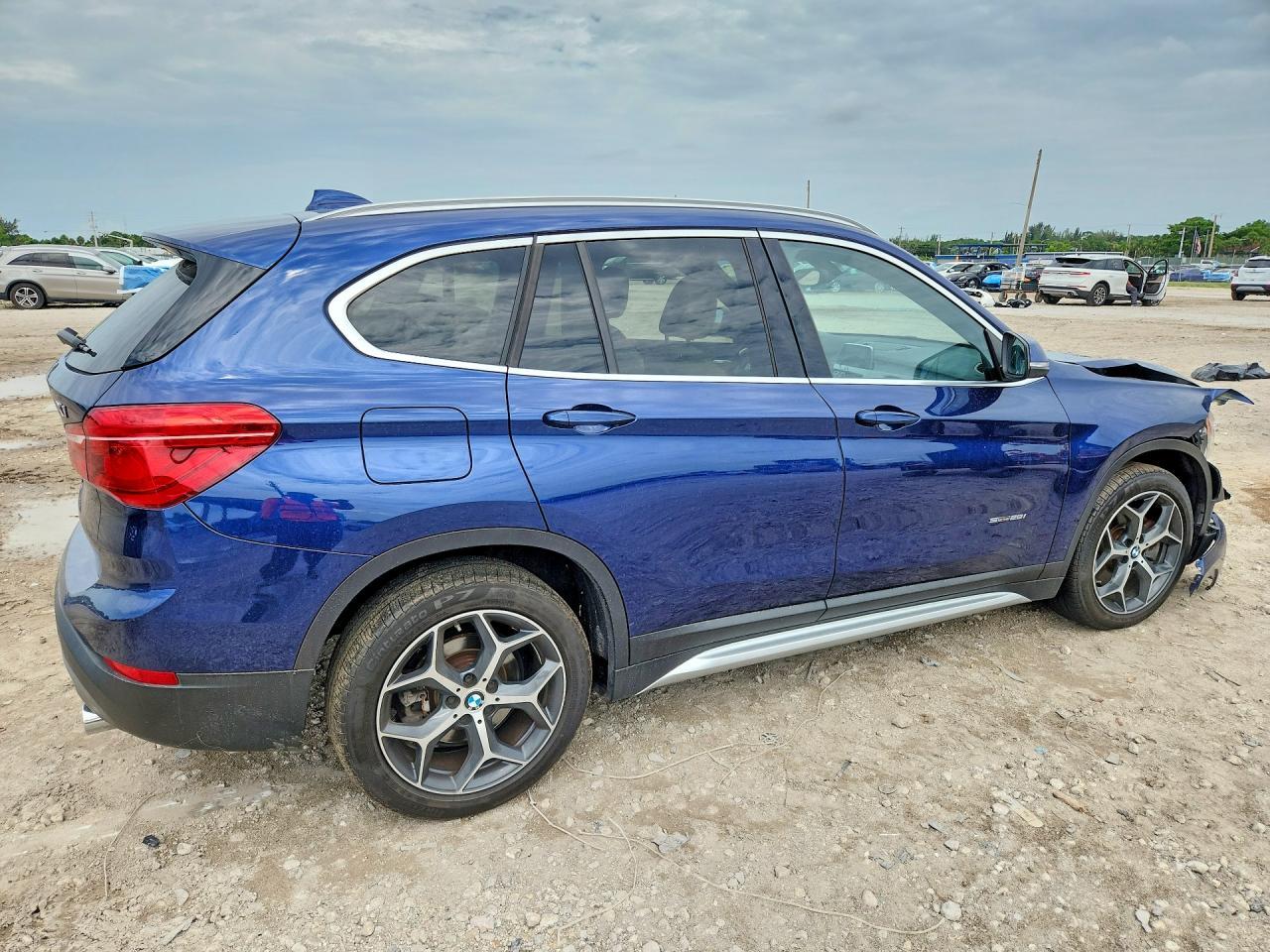 2018 BMW X1 Sdrive28I - zdjęcie 3