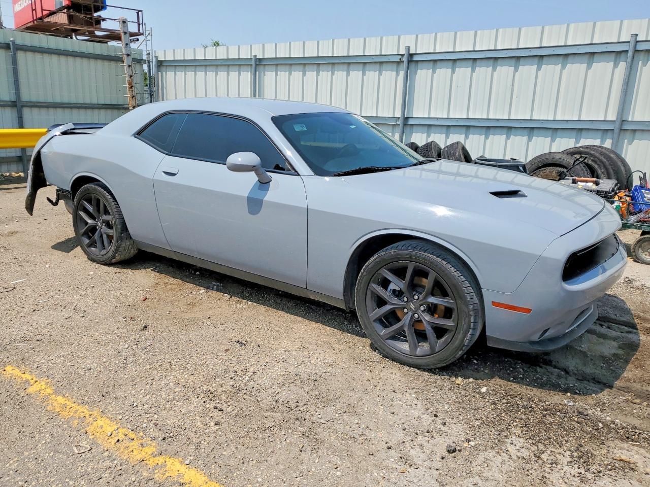 2022 Dodge Challenger Sxt - zdjęcie 4