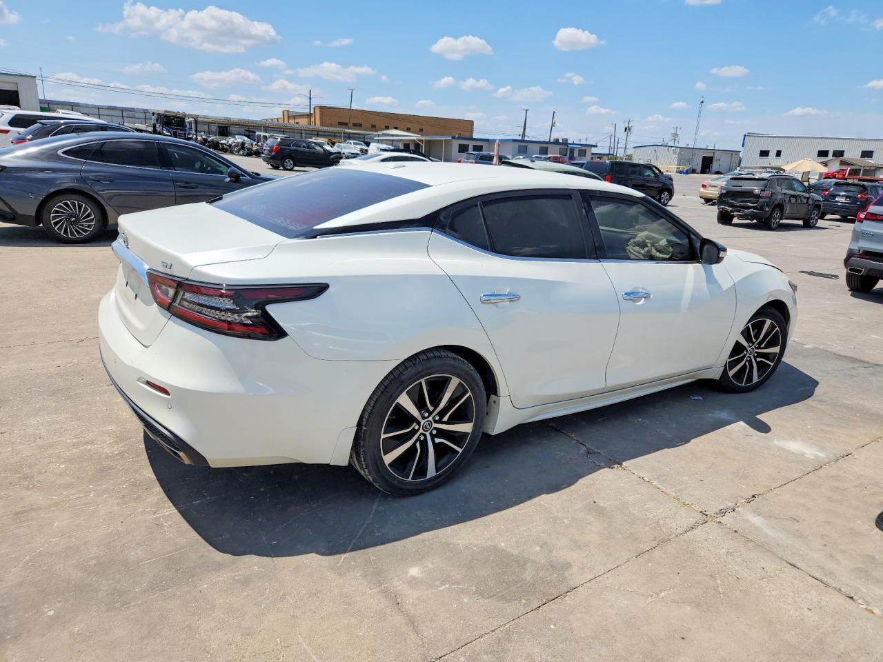 2021 Nissan Maxima Sv - zdjęcie 3