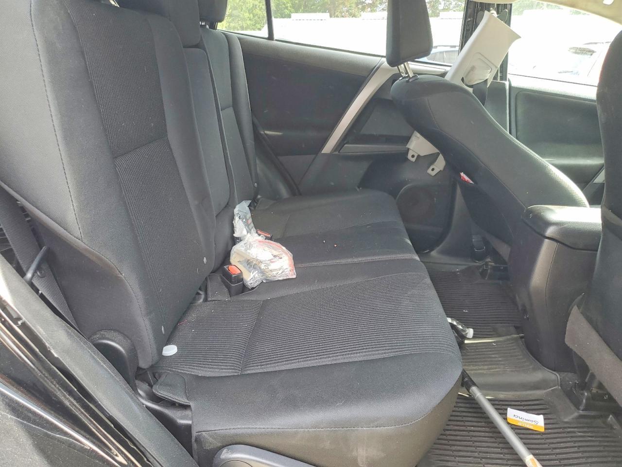 2018 Toyota Rav4 Le - zdjęcie 11