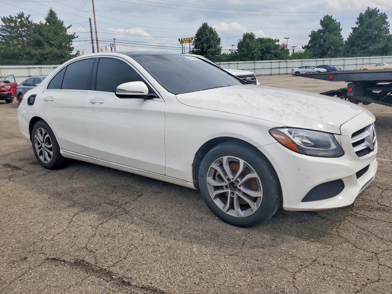 2016 Mercedes-Benz C 300 4Matic - zdjęcie 4