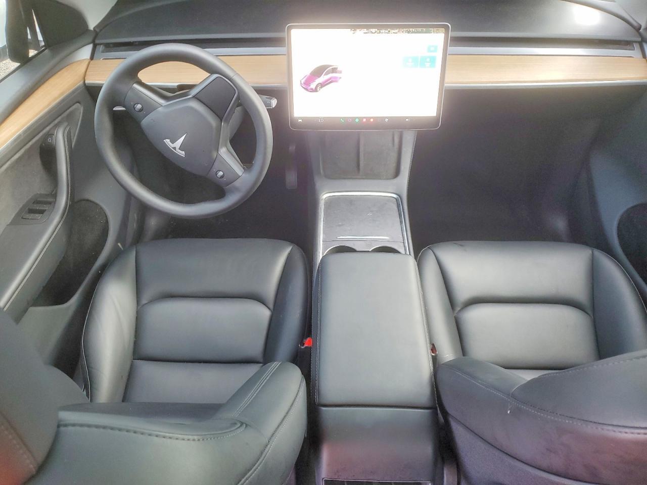 2024 Tesla Model Y - zdjęcie 8
