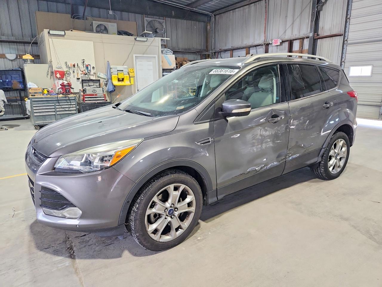 2014 Ford Escape Titanium - zdjęcie główne