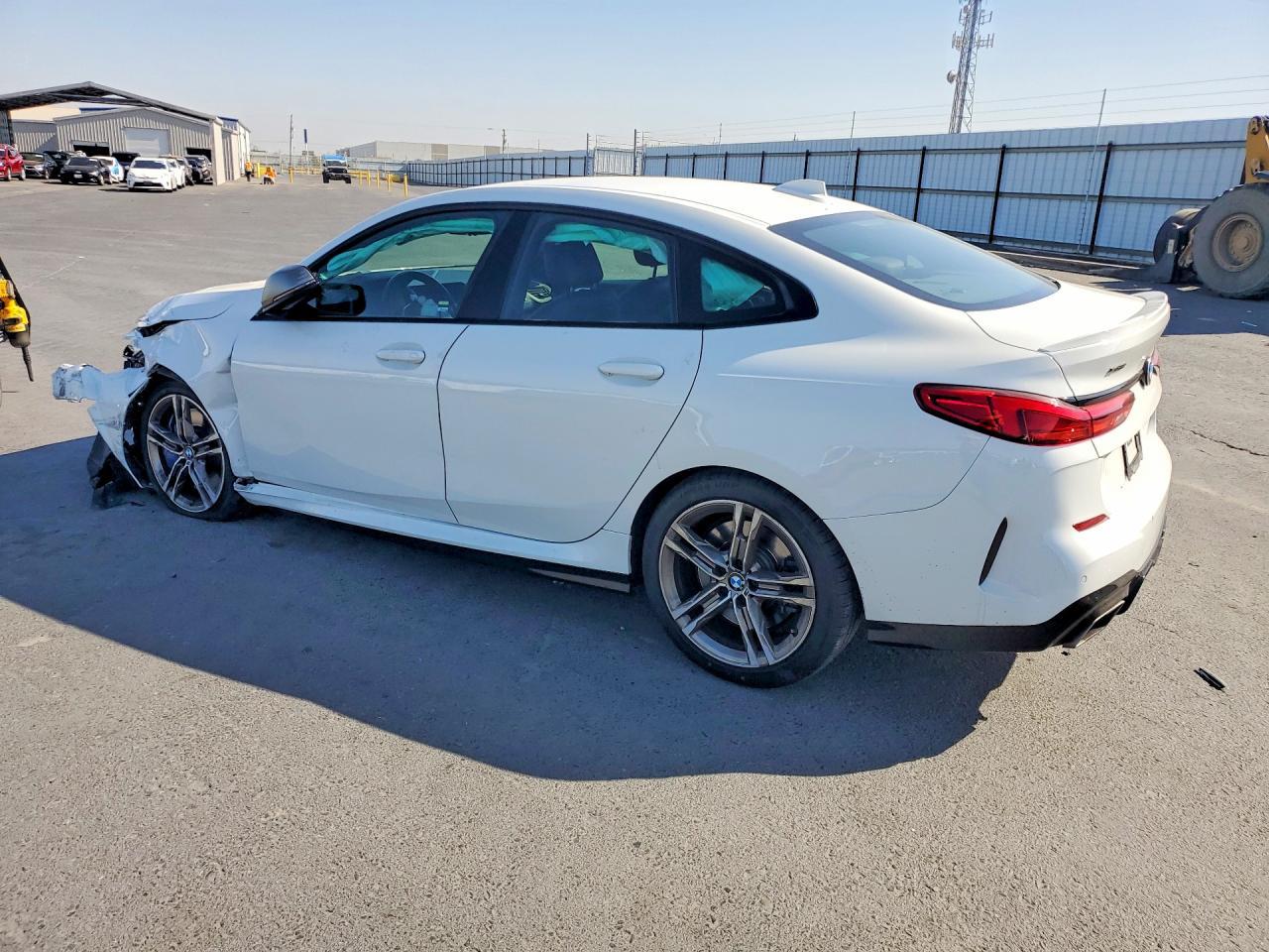2020 BMW Seria 2 M235i - zdjęcie 2