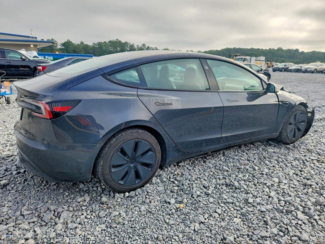 2024 Tesla Model 3 - zdjęcie 3