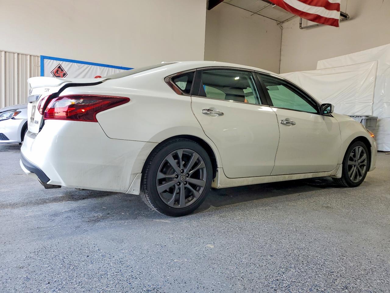 2018 Nissan Altima 2.5 Sr - zdjęcie 3