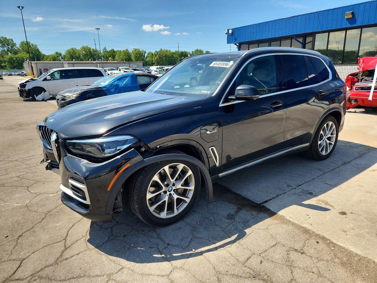 2022 BMW X5 xDrive45E - zdjęcie główne