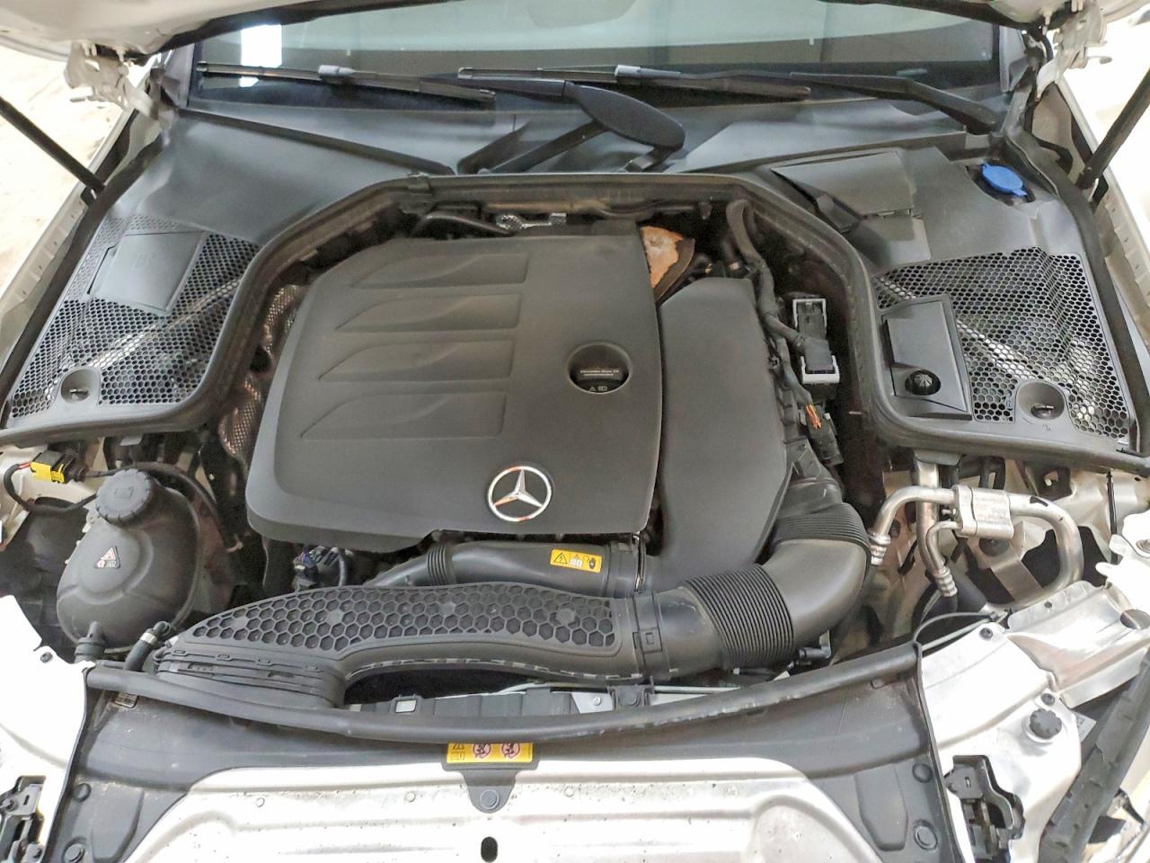 2021 Mercedes-Benz C 300 4Matic - zdjęcie 11