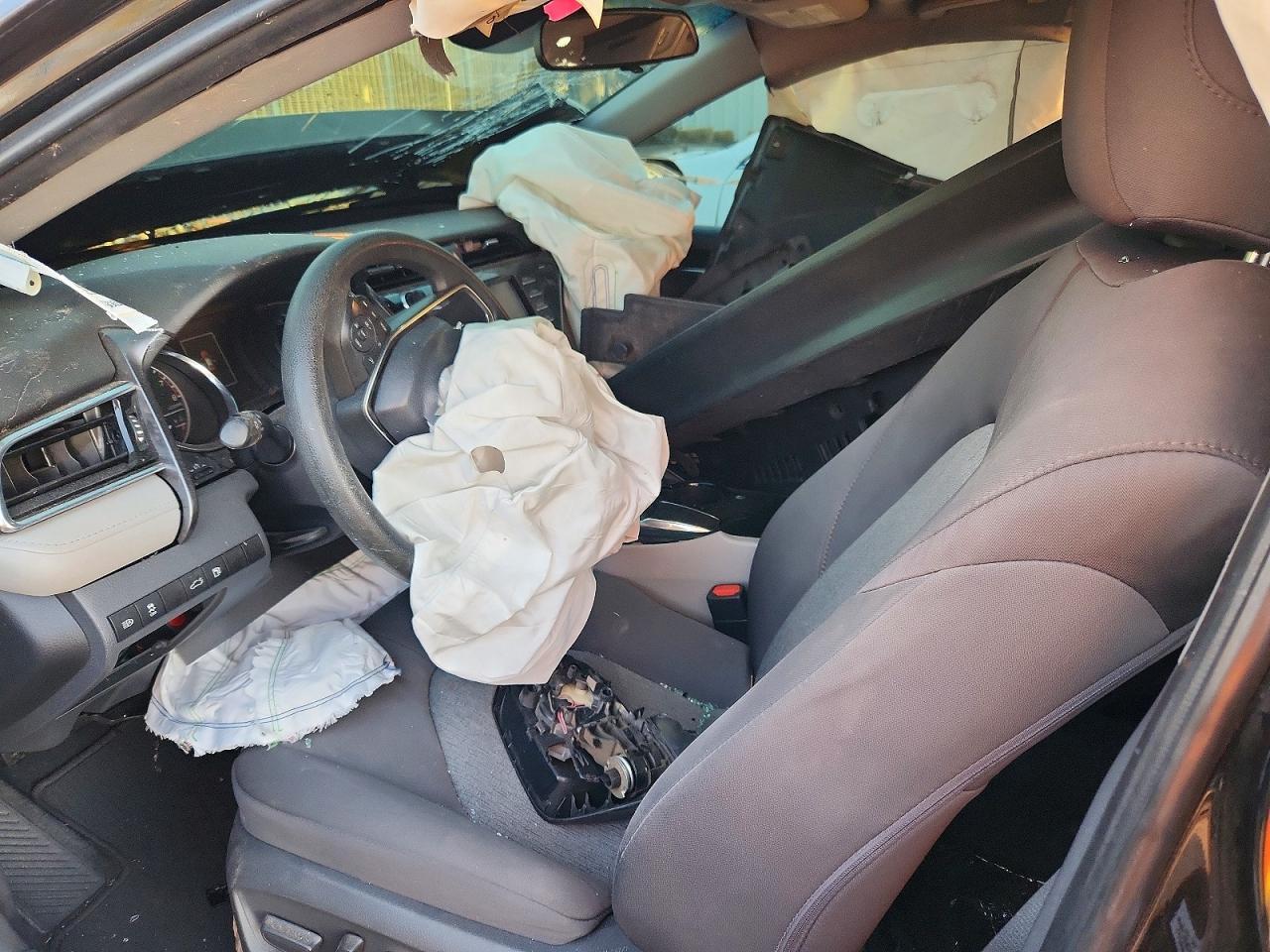 2018 Toyota Camry Le - zdjęcie 7