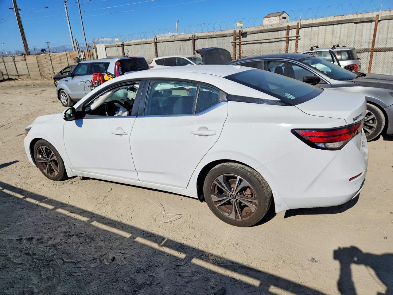 2021 Nissan Sentra Sv - zdjęcie 2