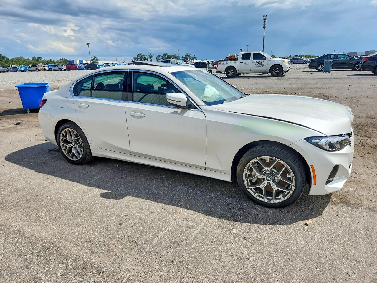2026 BMW 330I - zdjęcie 4