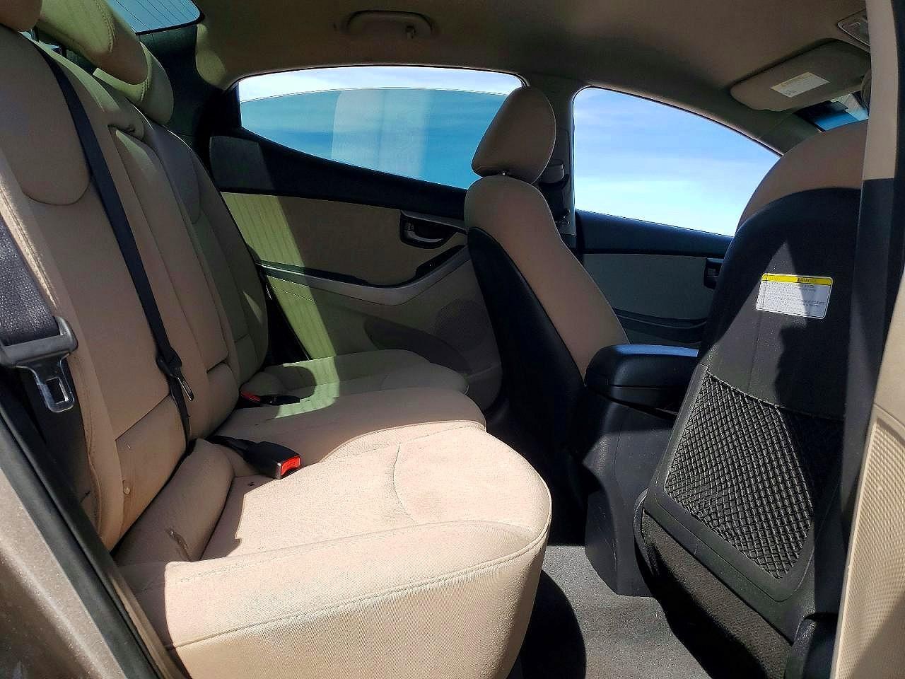 2014 Hyundai Elantra Se - zdjęcie 10