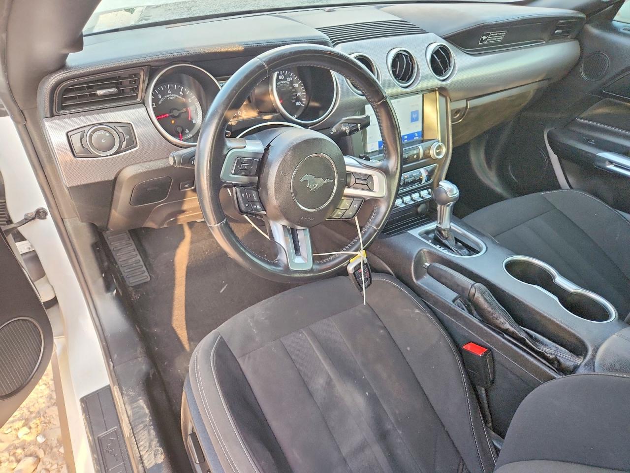 2020 Ford Mustang - zdjęcie 8
