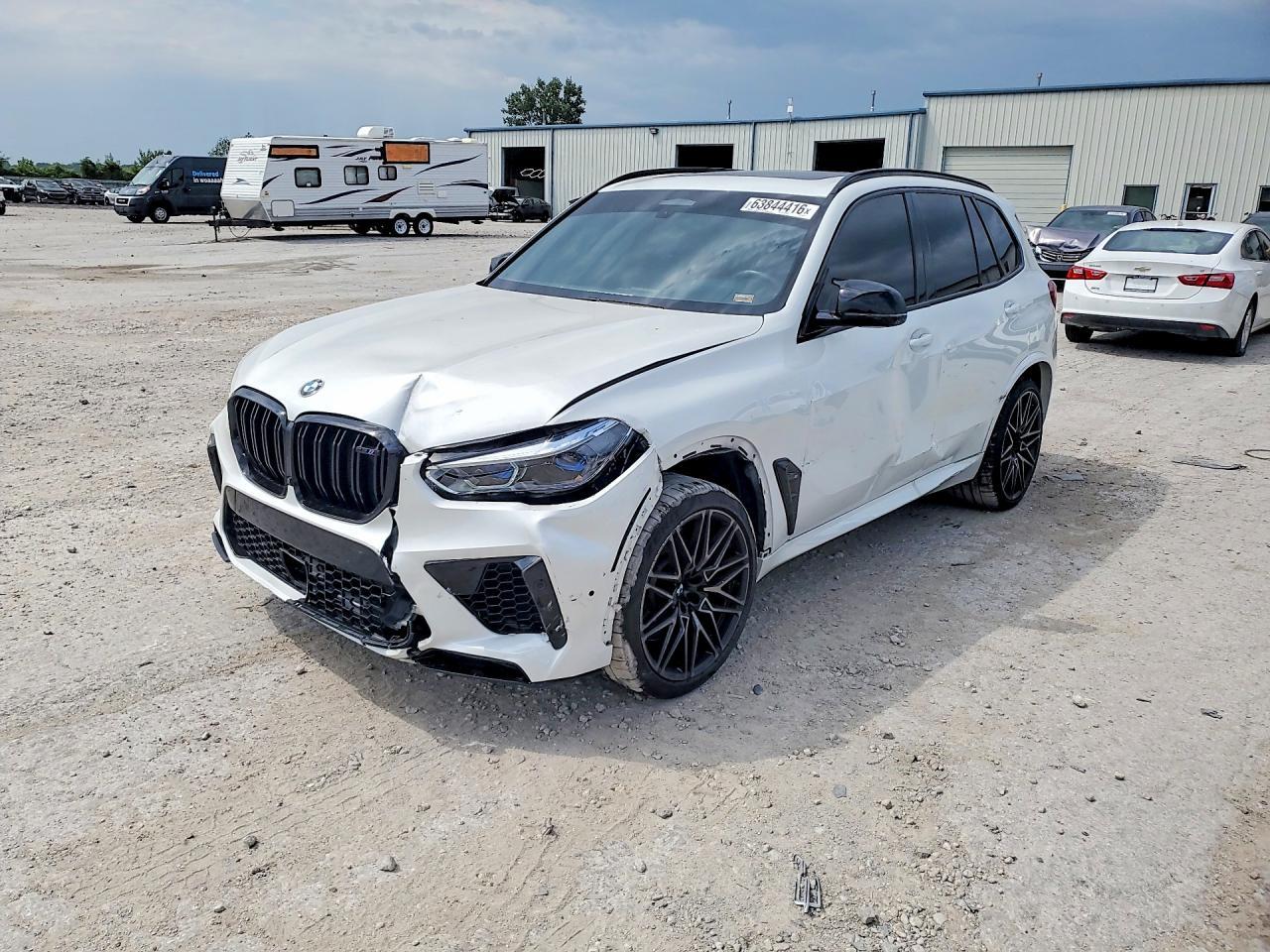 2021 BMW X5 M - zdjęcie główne