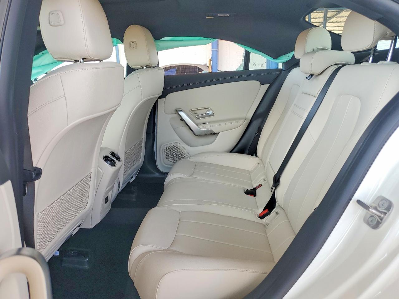 2025 Mercedes-Benz Cla 250 4Matic - zdjęcie 10