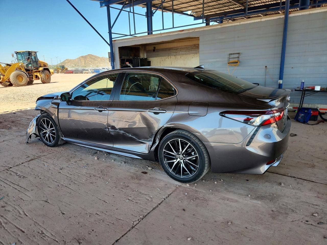 2022 Toyota Camry Se - zdjęcie 2