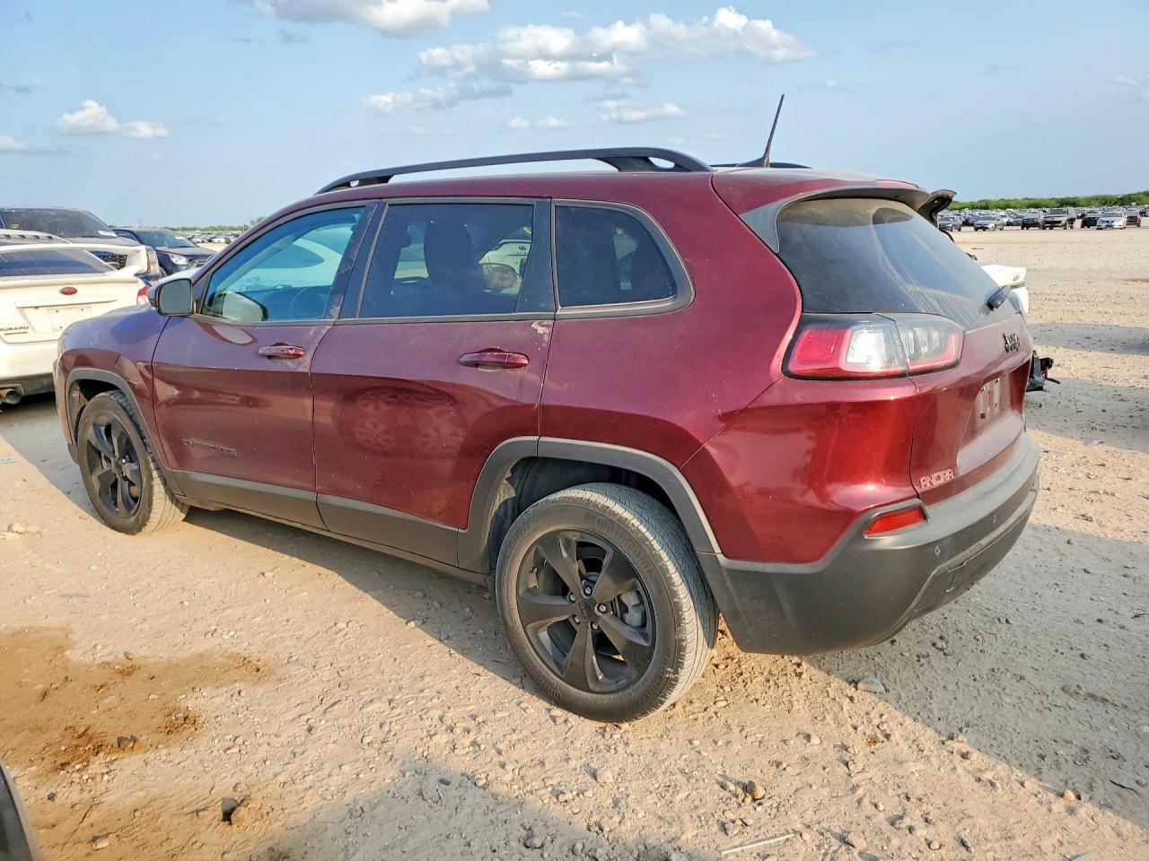 2021 Jeep Cherokee Latitude Plus - zdjęcie 2