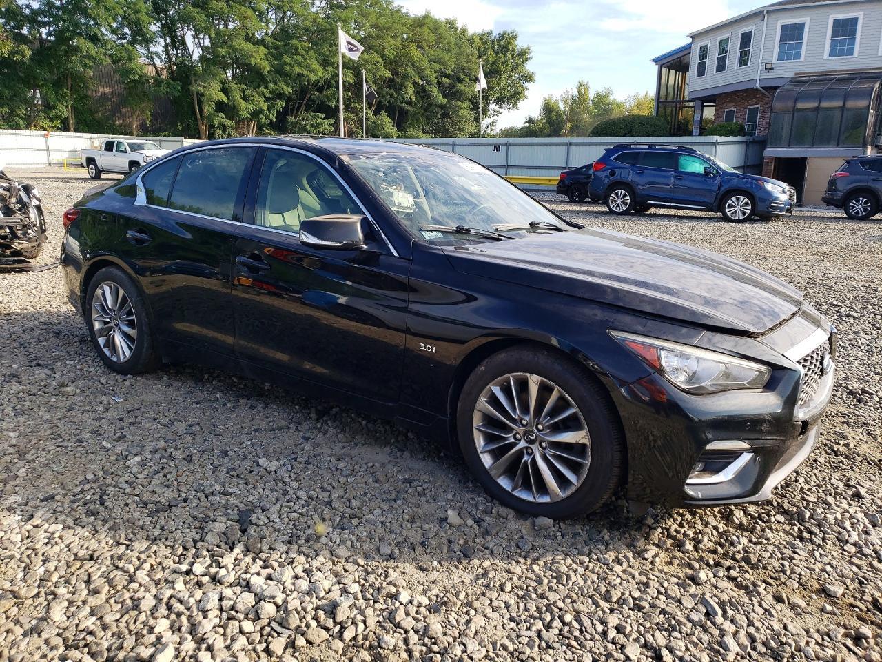 2018 Infiniti Q50 3.0T Luxe - zdjęcie 4