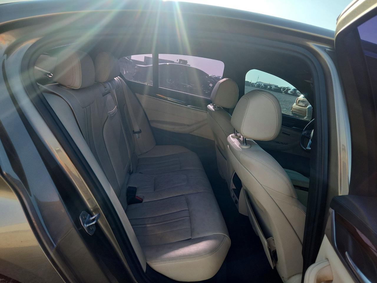 2017 BMW 530 I - zdjęcie 10