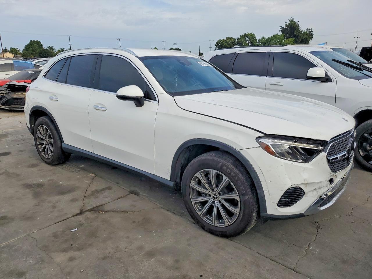2023 Mercedes-Benz Glc 300 - zdjęcie 4