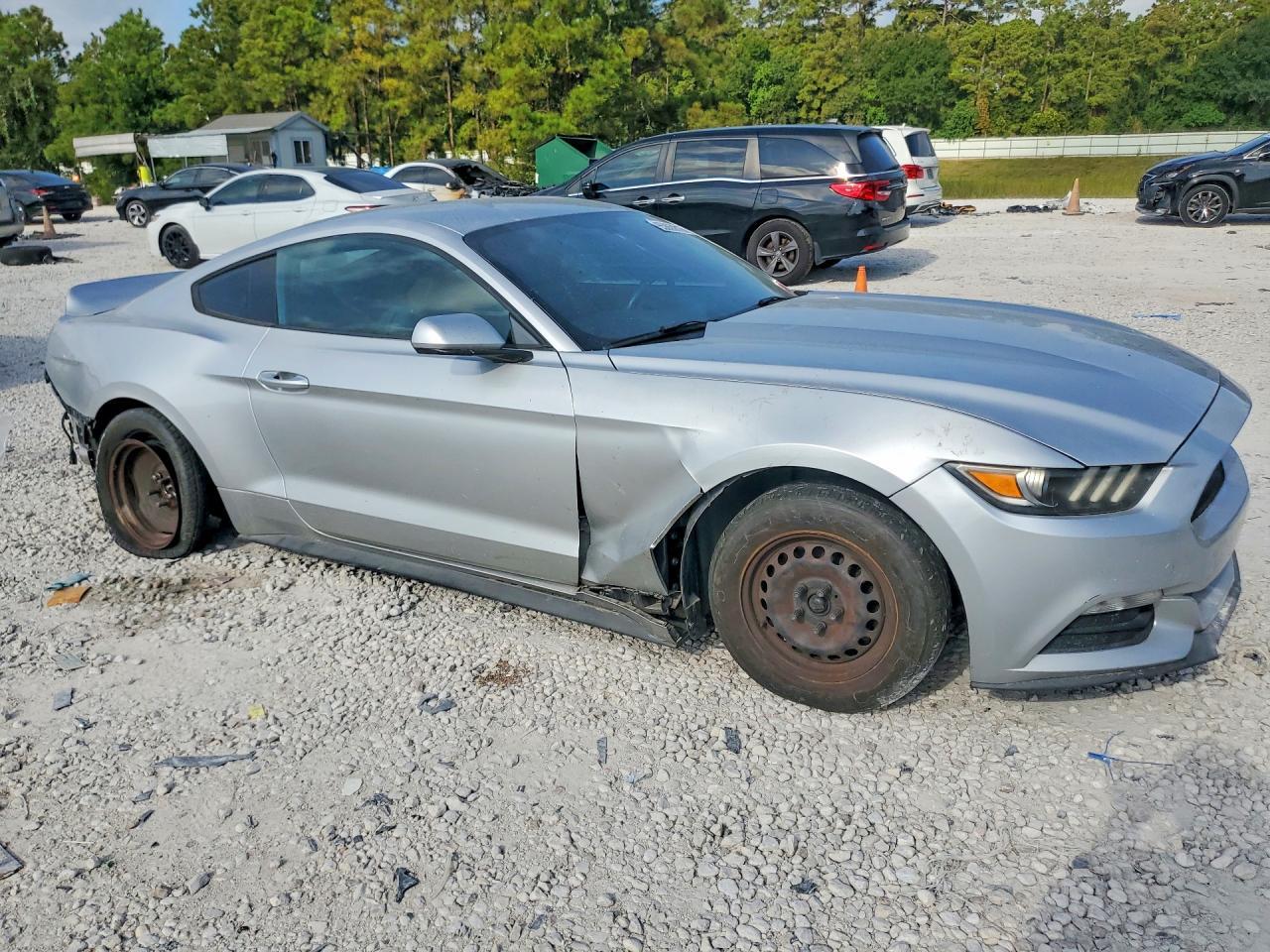 2017 Ford Mustang - zdjęcie 4