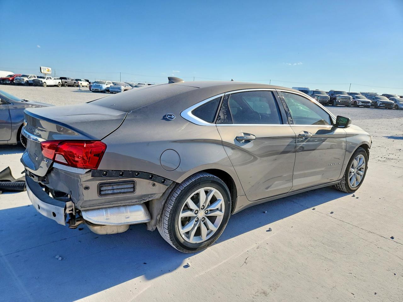 2018 Chevrolet Impala Lt - zdjęcie 3