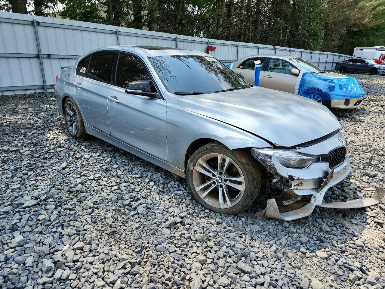 2018 BMW Seria 3 330i - zdjęcie 4