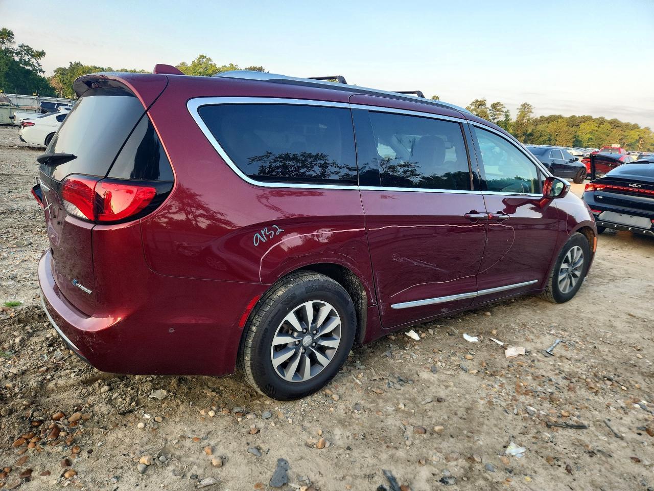 2020 Chrysler Pacifica Hybrid Limited - zdjęcie 3
