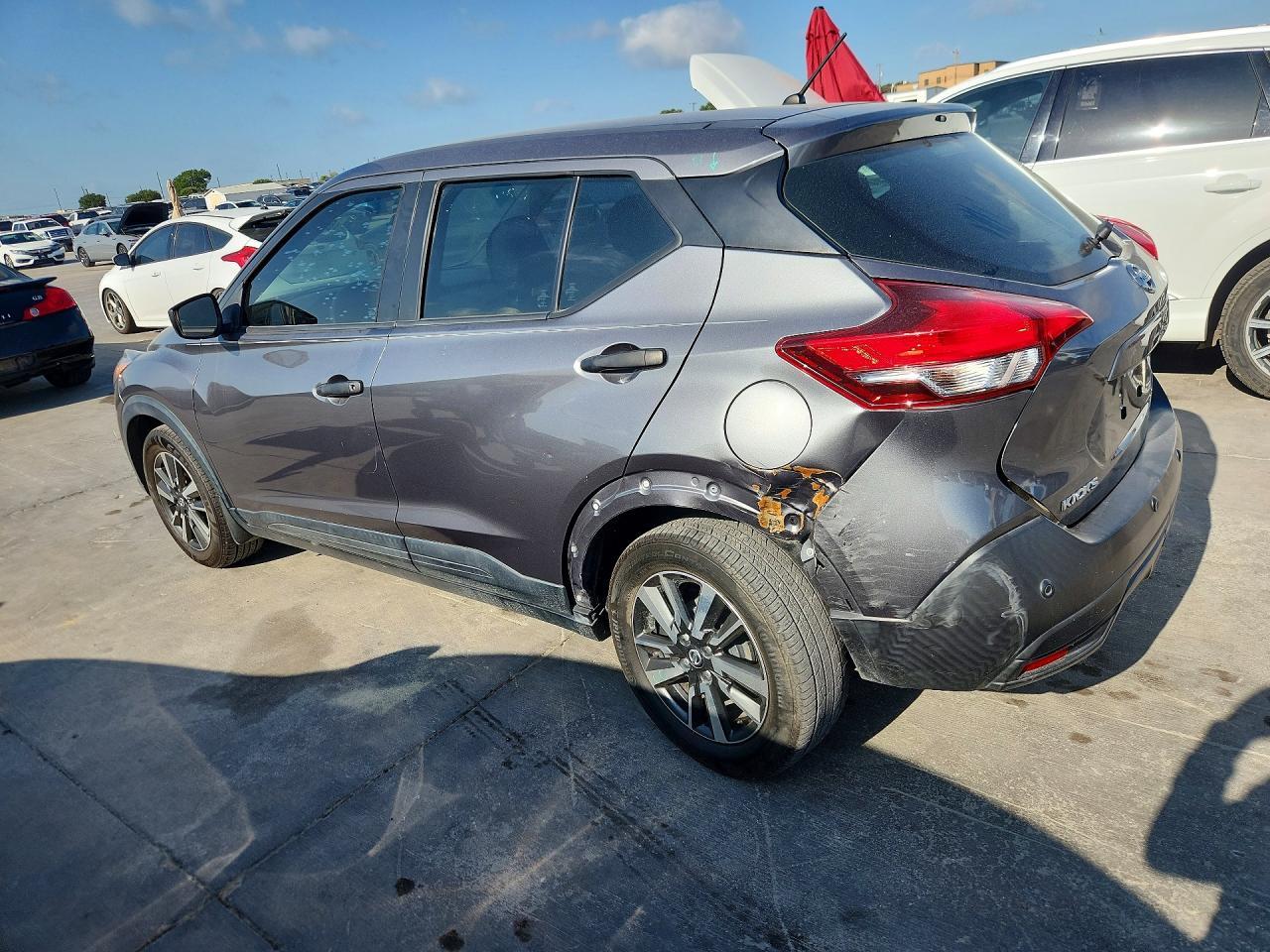 2020 Nissan Kicks S - zdjęcie 2