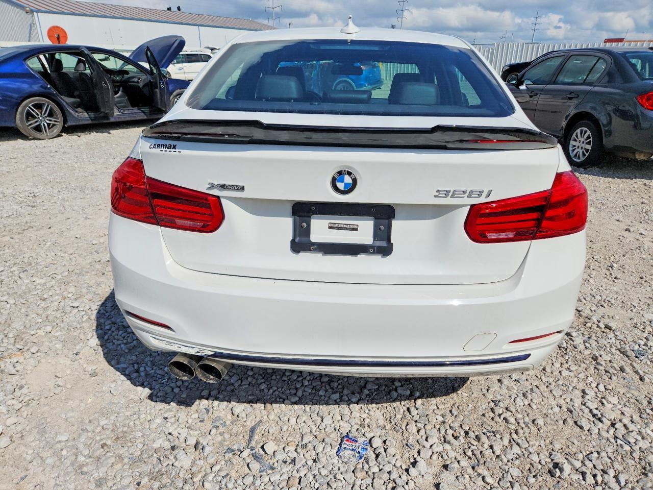 2016 BMW Seria 3 328i - zdjęcie 6