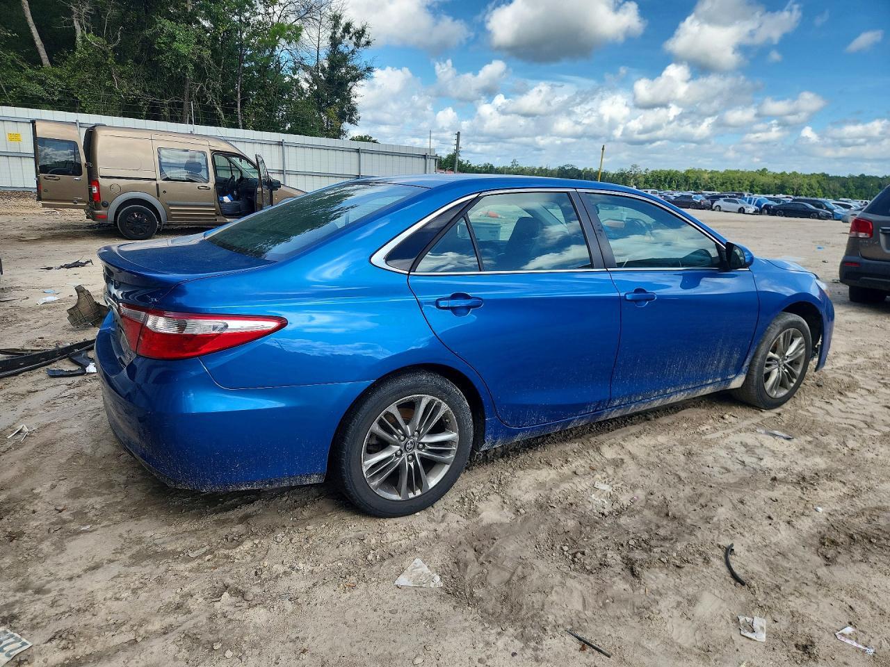 2017 Toyota Camry Se - zdjęcie 3