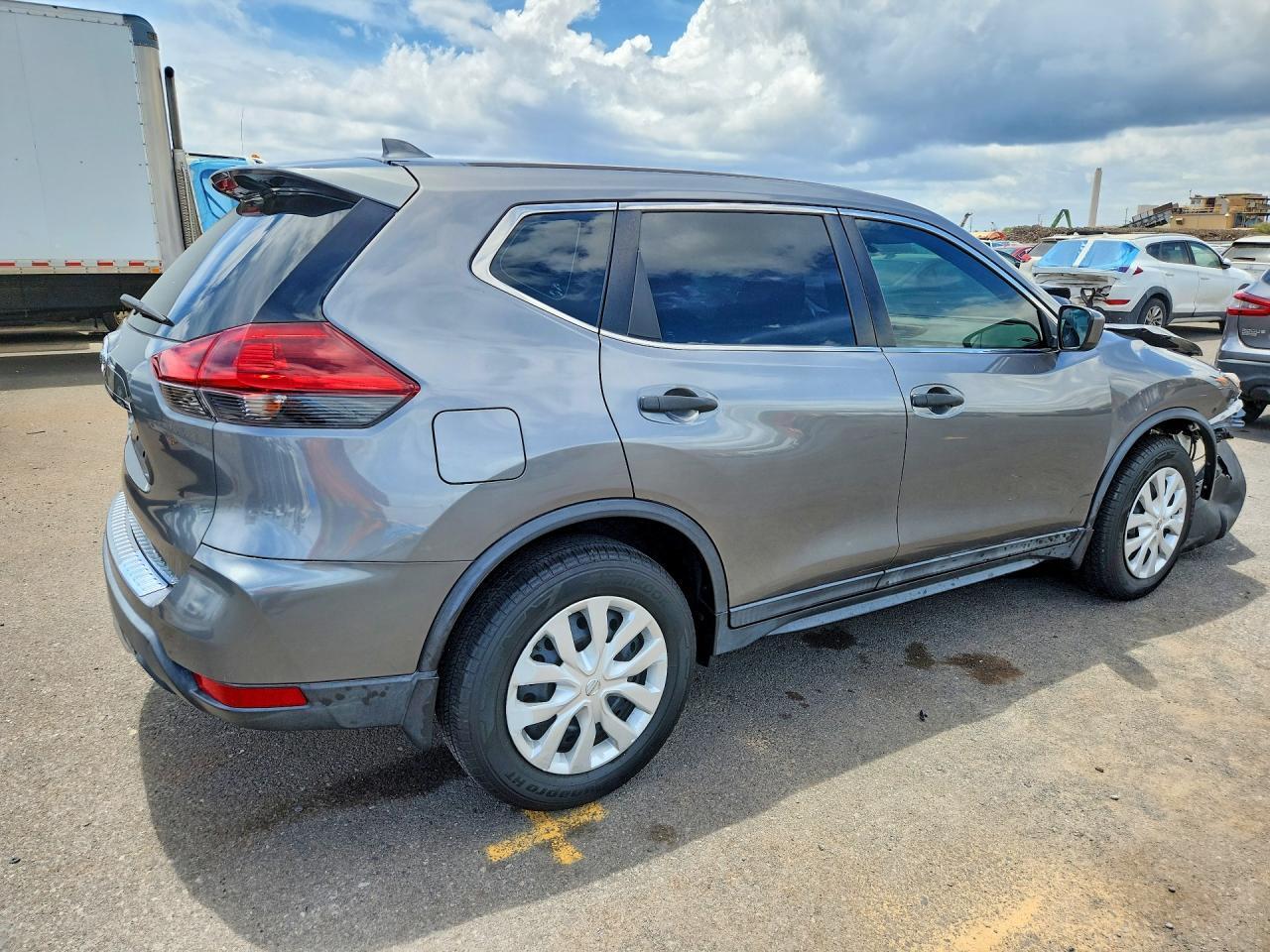 2018 Nissan Rogue S - zdjęcie 3