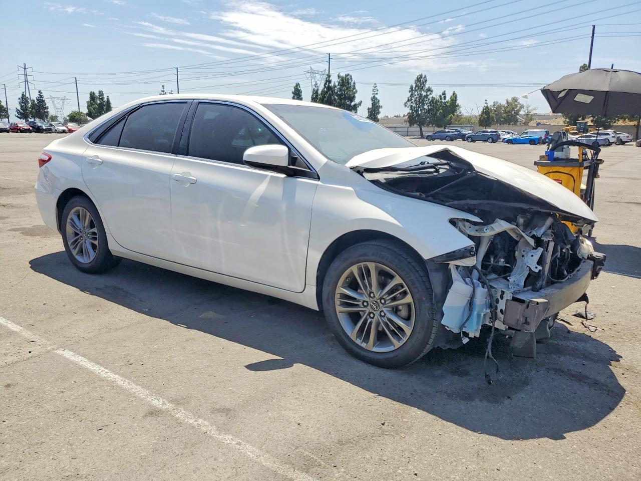 2017 Toyota Camry Se - zdjęcie 4