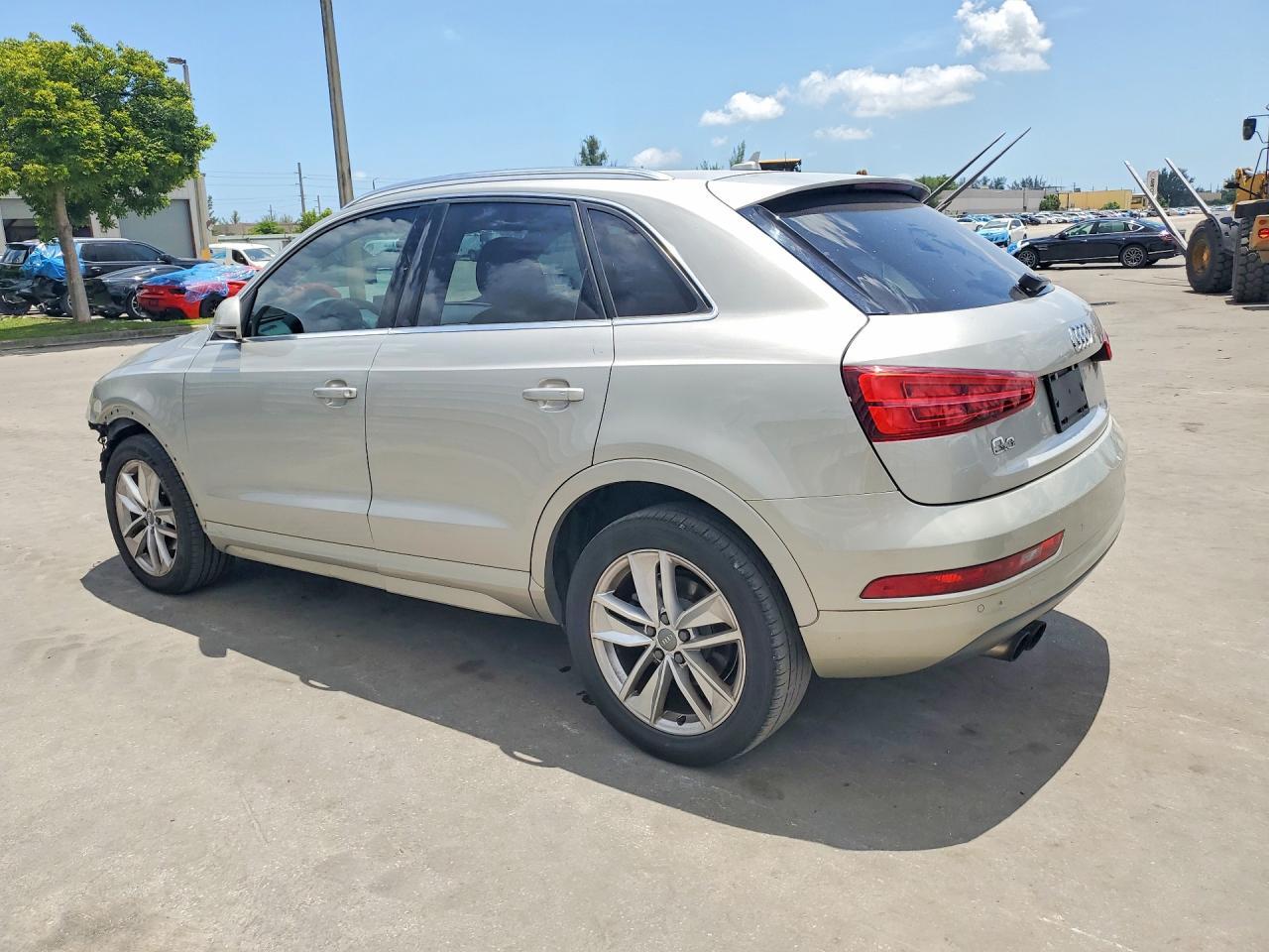 2016 Audi Q3 Premium Plus - zdjęcie 2