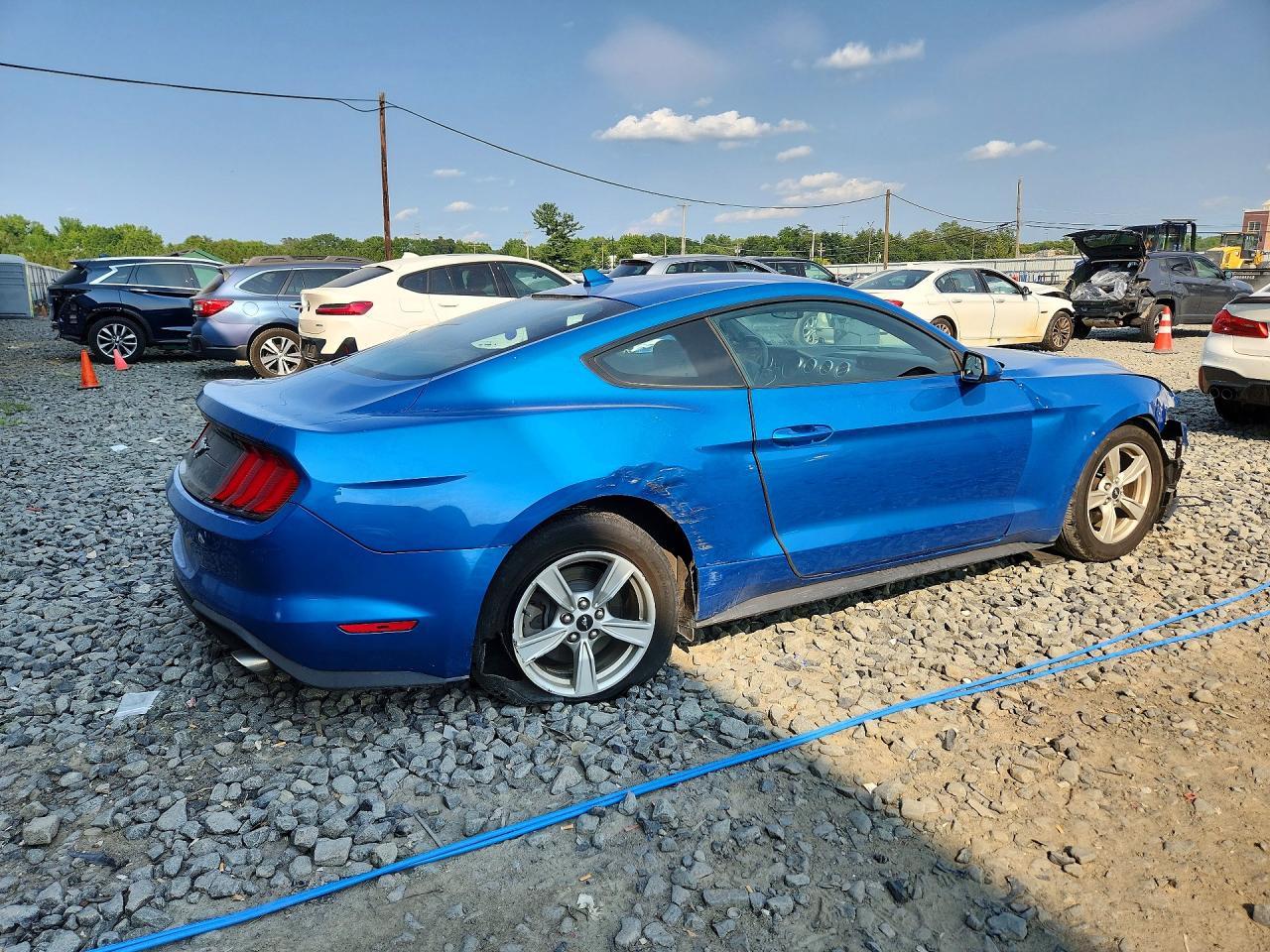 2020 Ford Mustang - zdjęcie 3