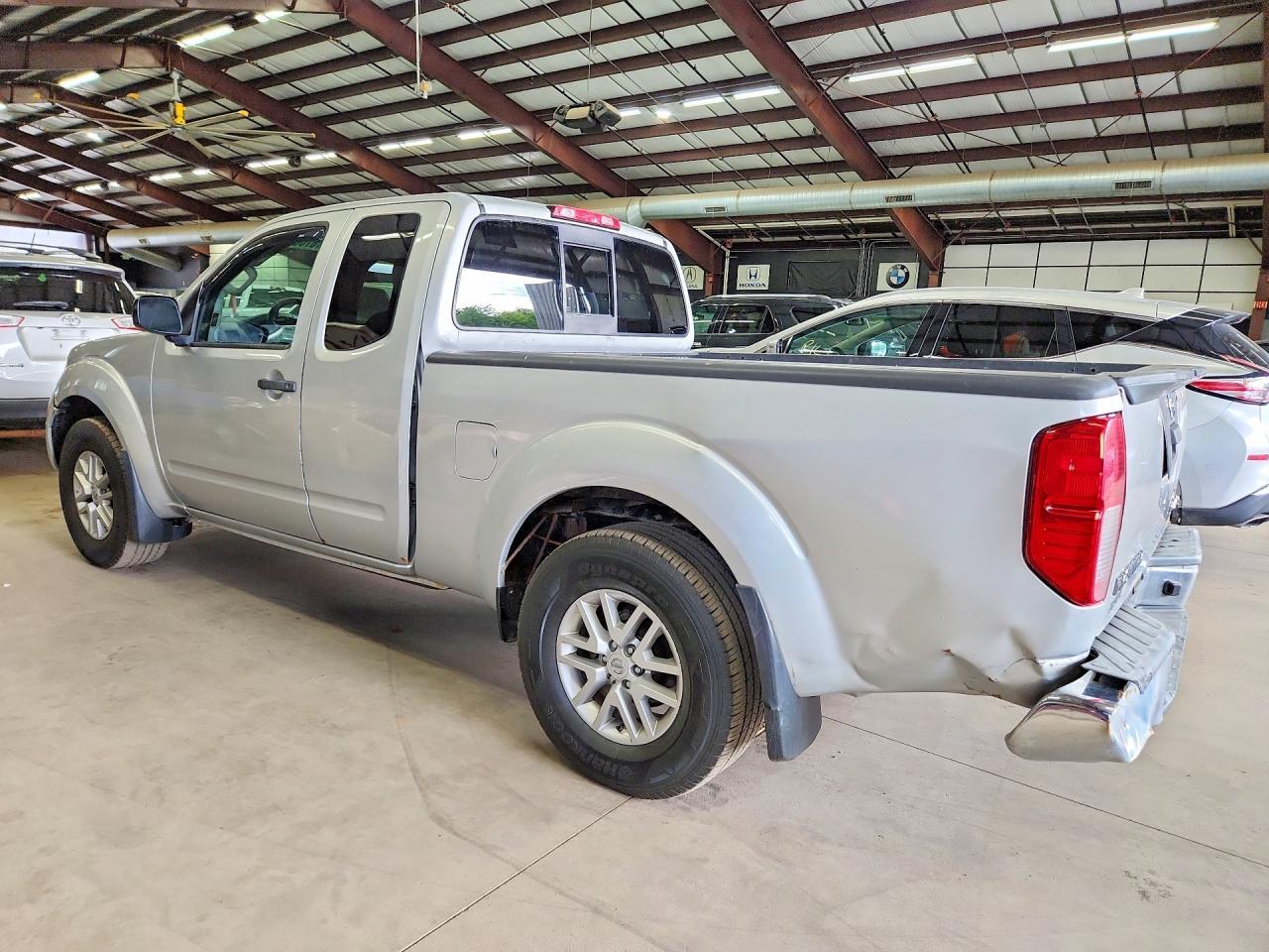 2016 Nissan Frontier Sv V6 - zdjęcie 2