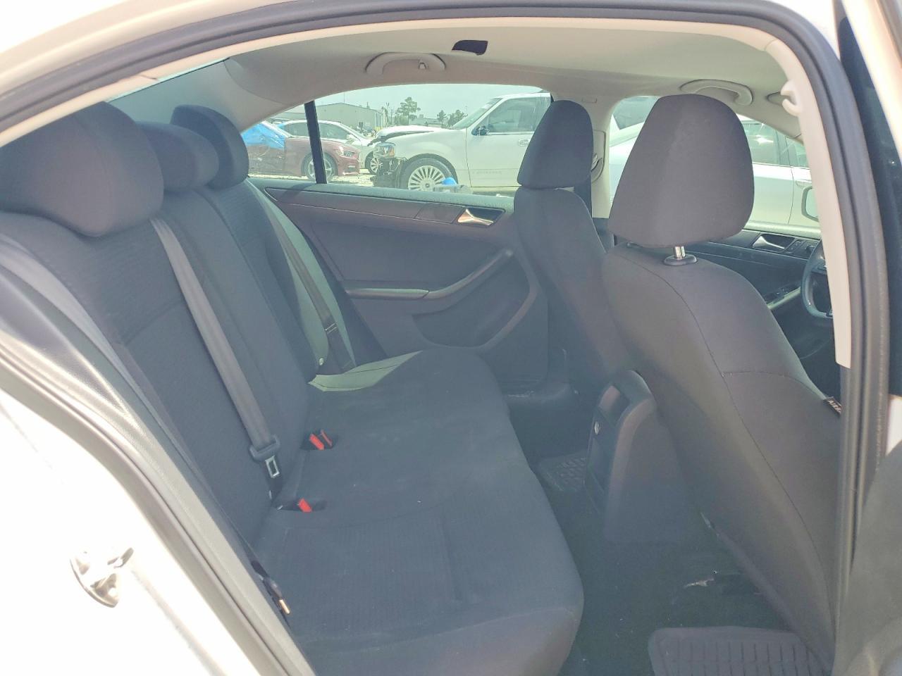 2016 Volkswagen Jetta S - zdjęcie 10