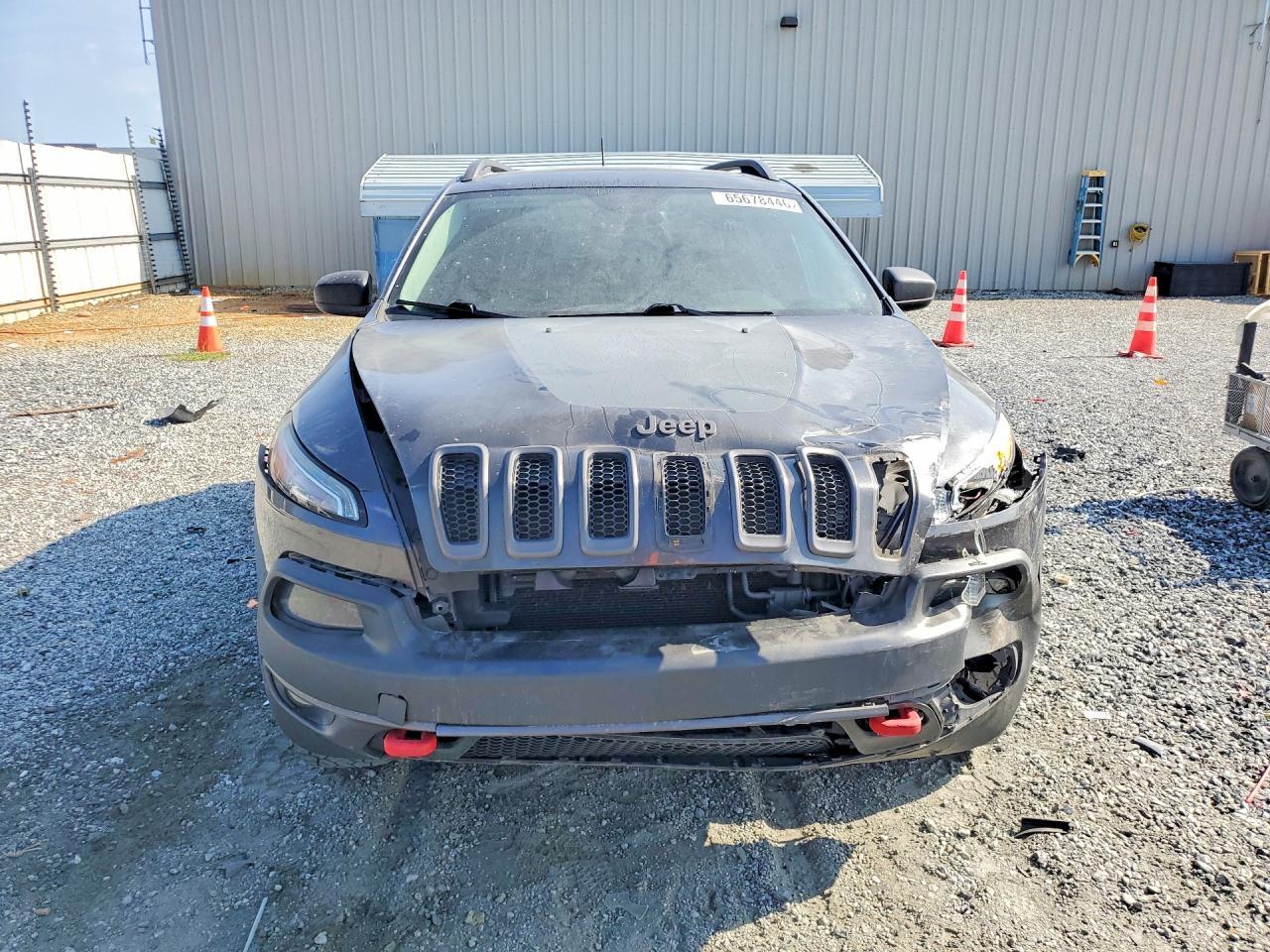 2015 Jeep Cherokee Trailhawk - zdjęcie 5
