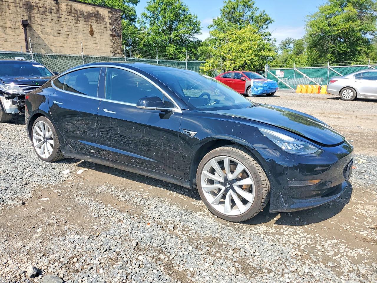 2018 Tesla Model 3 - zdjęcie 4