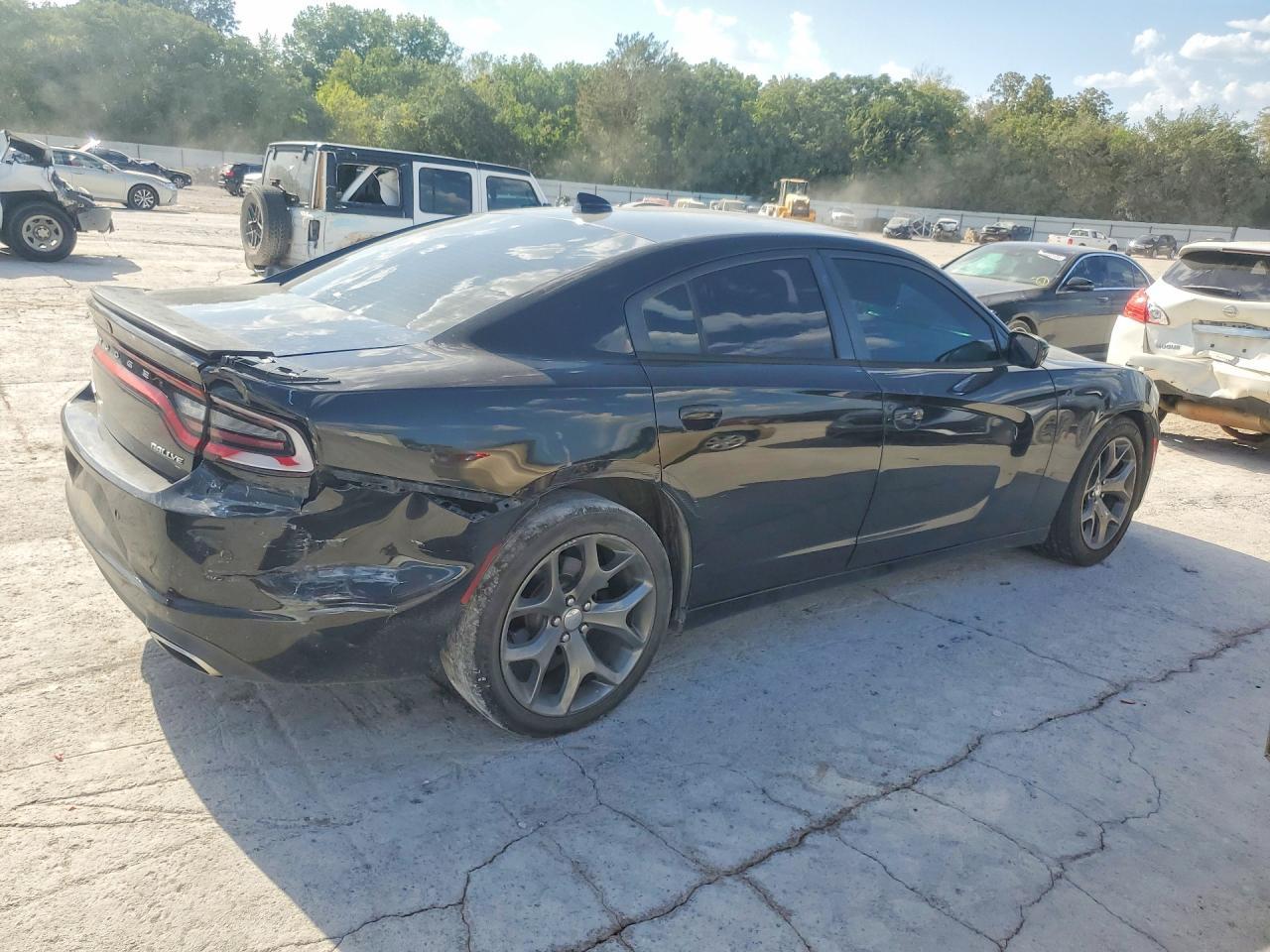 2015 Dodge Charger Sxt - zdjęcie 3
