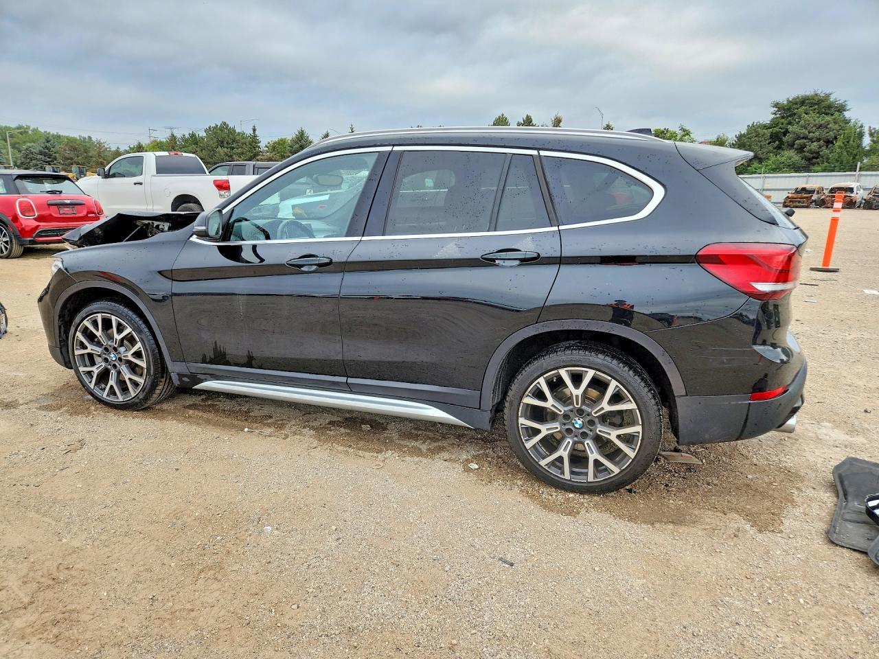 2021 BMW X1 xDrive28I - zdjęcie 2