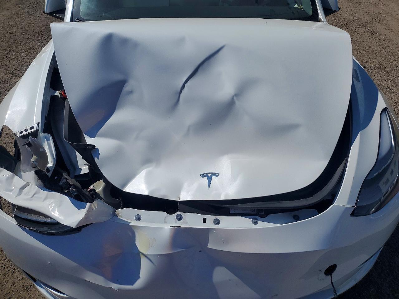2024 Tesla Model Y - zdjęcie 11