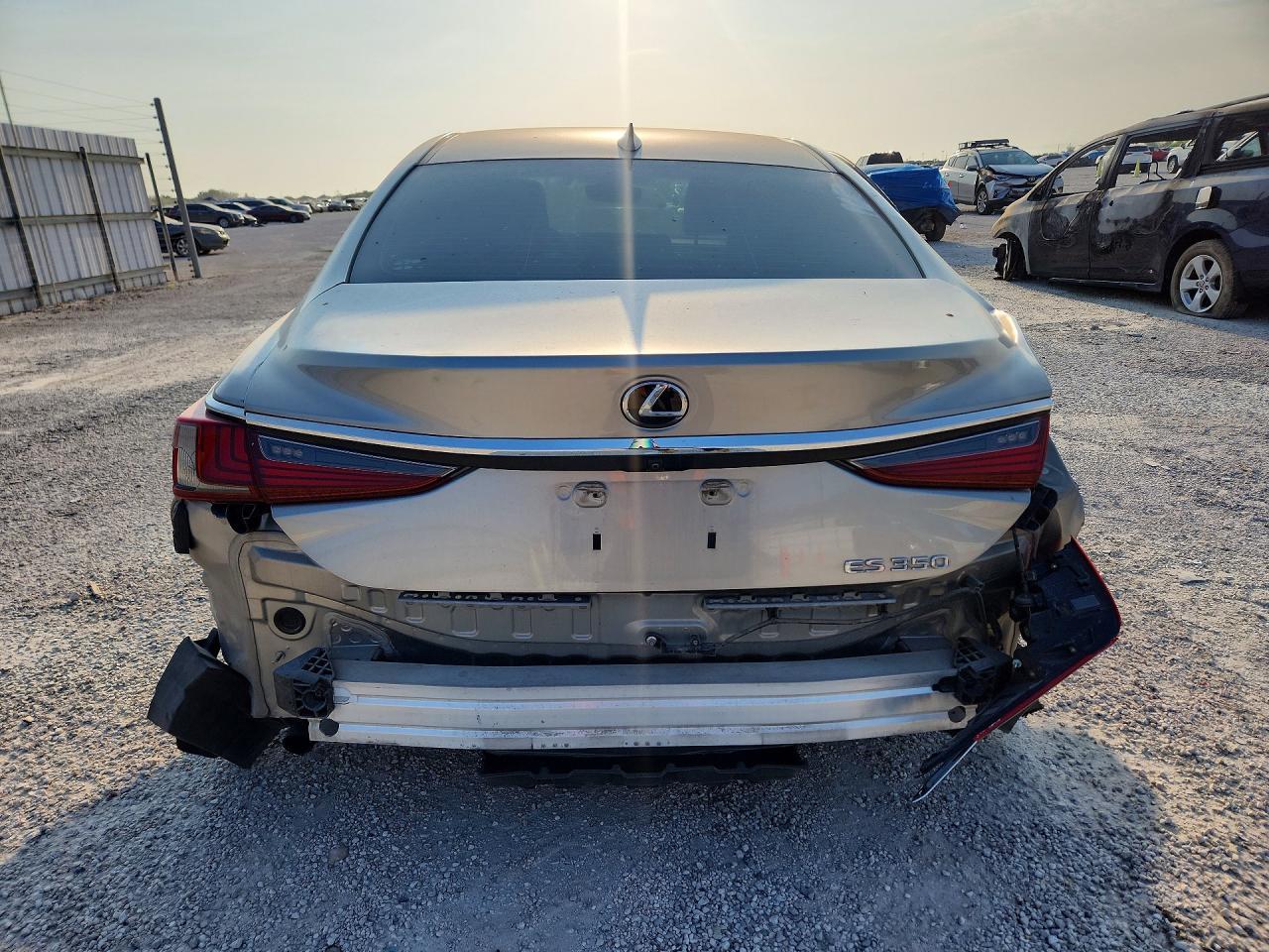 2019 Lexus Es 350 - zdjęcie 6