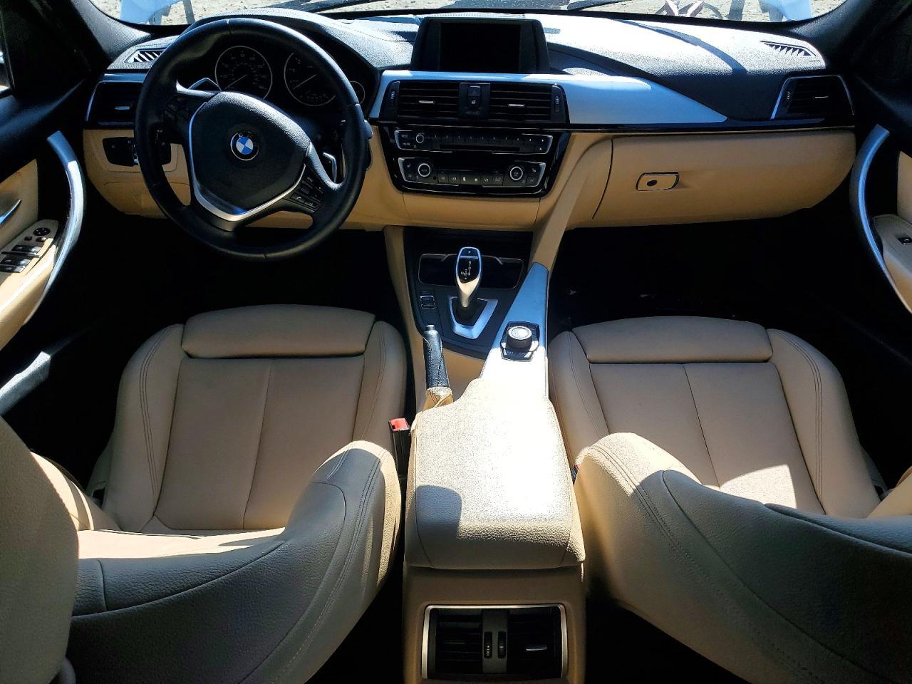 2018 BMW 330 Xi - zdjęcie 8