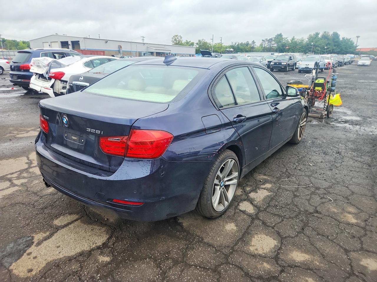 2015 BMW Seria 3 328i - zdjęcie 3