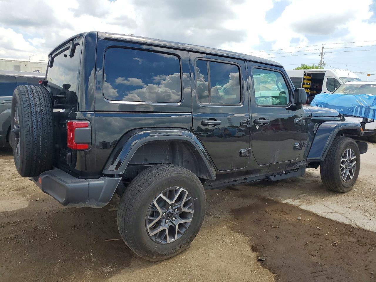 2026 Jeep Wrangler Sahara - zdjęcie 3