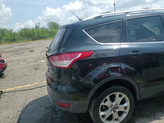 2015 Ford Escape Titanium - zdjęcie 14