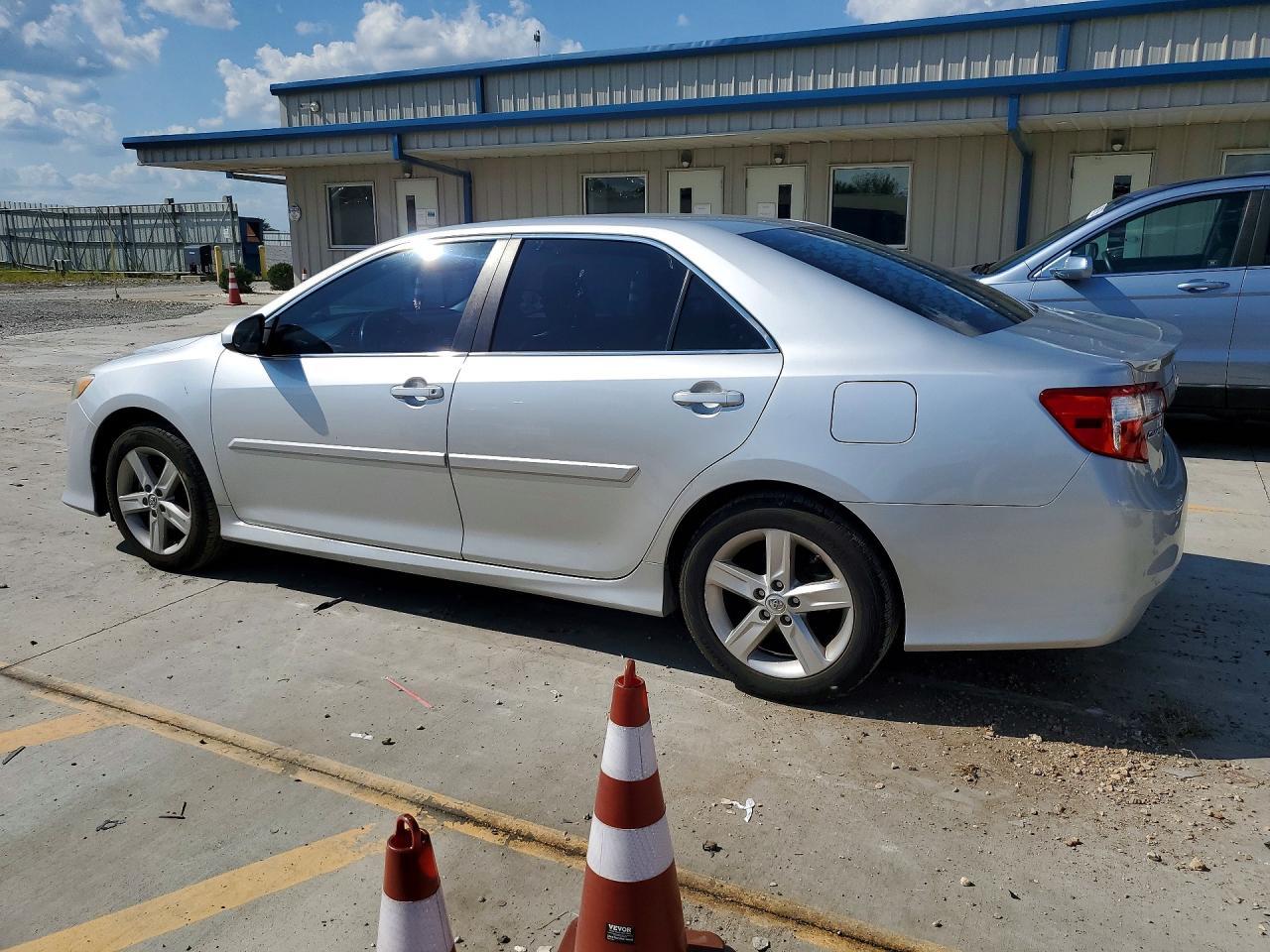 2013 Toyota Camry Se - zdjęcie 2