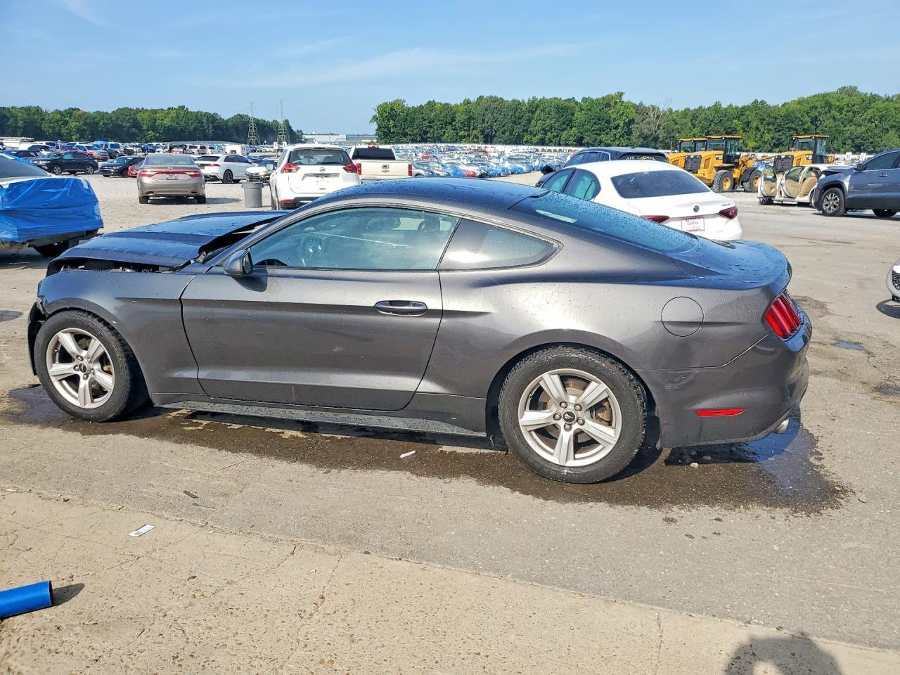 2015 Ford Mustang - zdjęcie 2