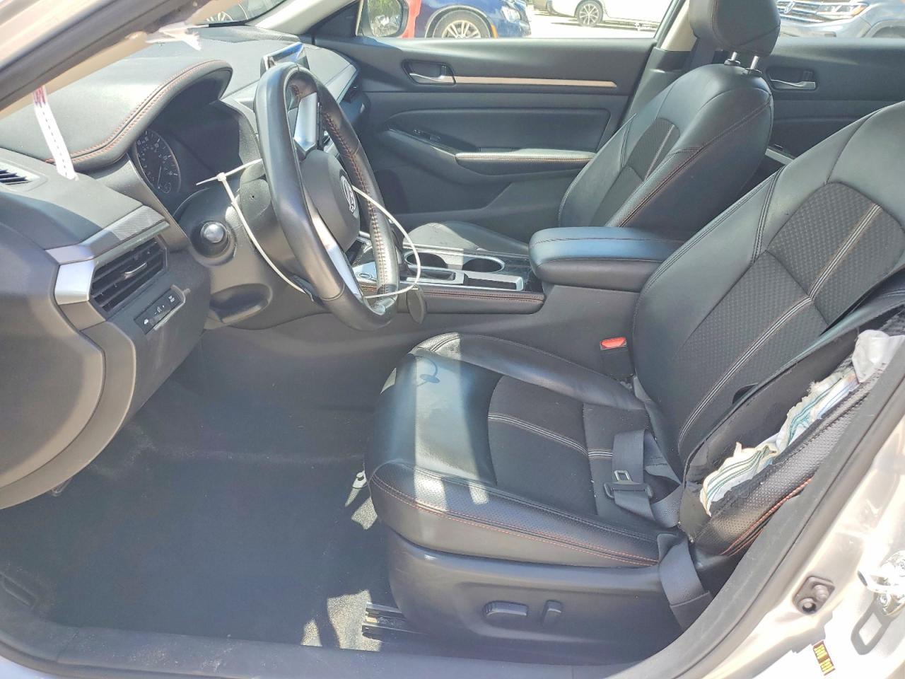 2024 Nissan Altima Sr - zdjęcie 7
